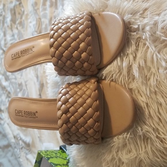 Nude high heels NWT 8.5 - Picture 2 of 5